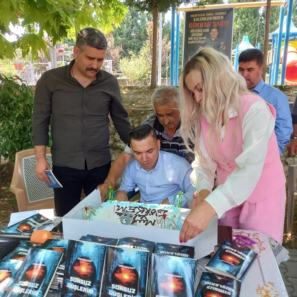 Kaymakam Gürbüz, Bedensel Engelli Vatandaşın Doğum Gününü Kutladı