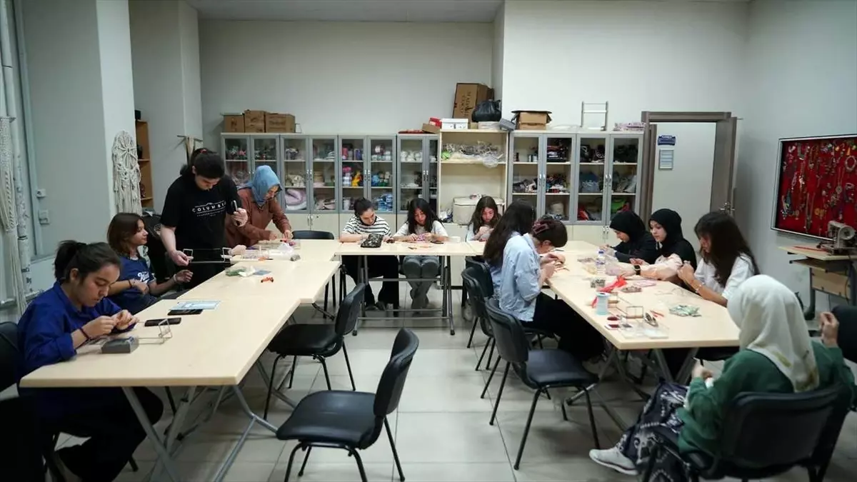 Kahramanmaraş'ta Gençlere Yönelik Yaz Kursları Başladı