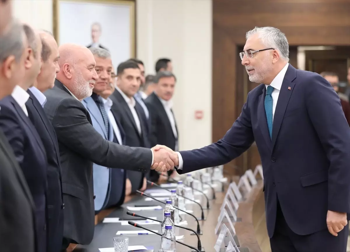 Çalışma ve Sosyal Güvenlik Bakanı Işıkhan, Kamu Personel Yönetiminde Önemli İyileştirmelere Vurgu Yaptı