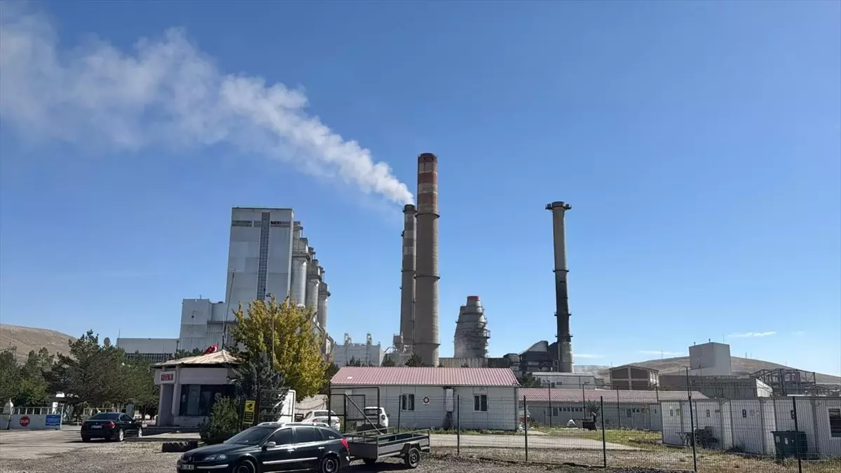 Kangal Termik Santrali'nde Yangın Kontrol Altında