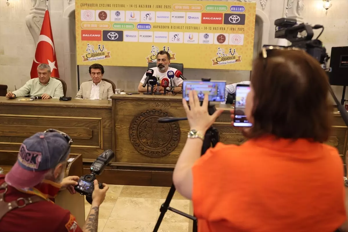 Kapadokya Bisiklet Festivali'nde 6 Ülkeden 131 Sporcu Pedal Çeviriyor