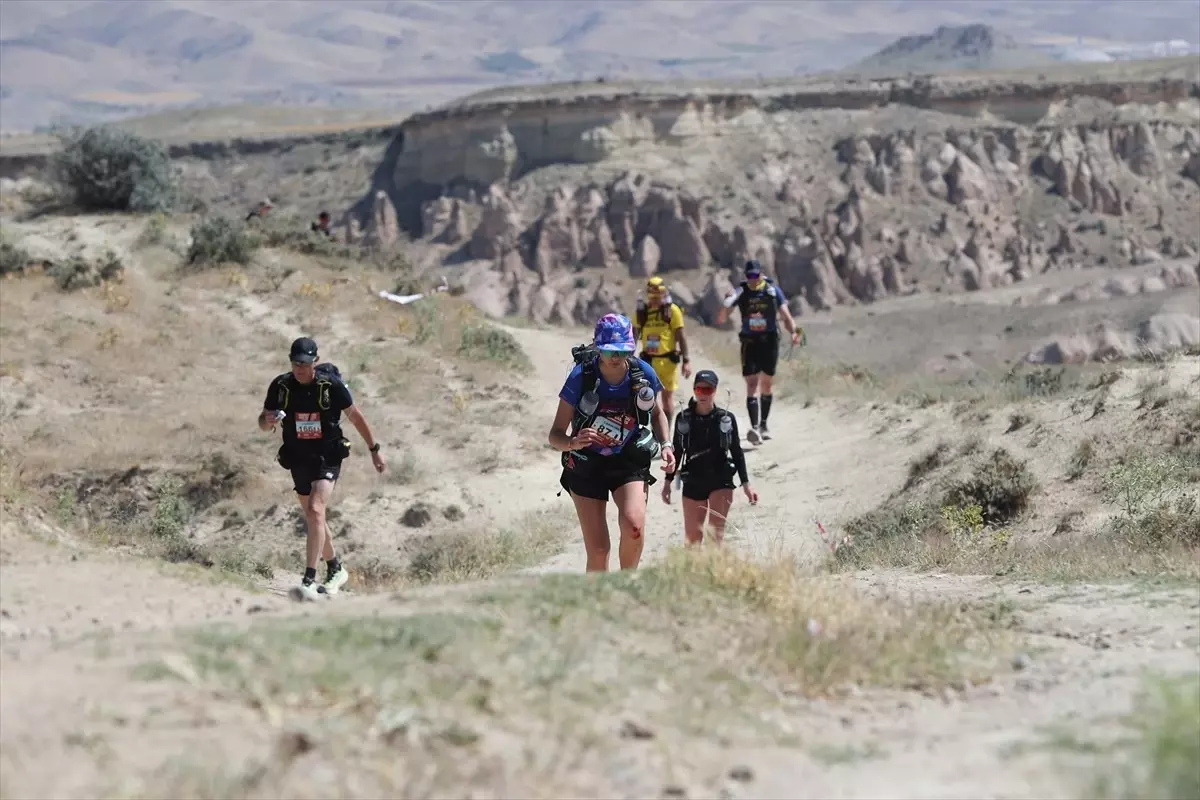 Kapadokya Çöl Maratonu'na 350 Sporcu Katıldı