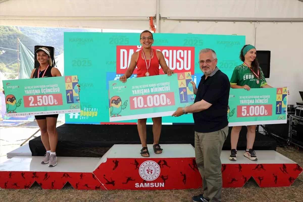 Bafra'da Ödüllü Dağ Koşusu Düzenlendi