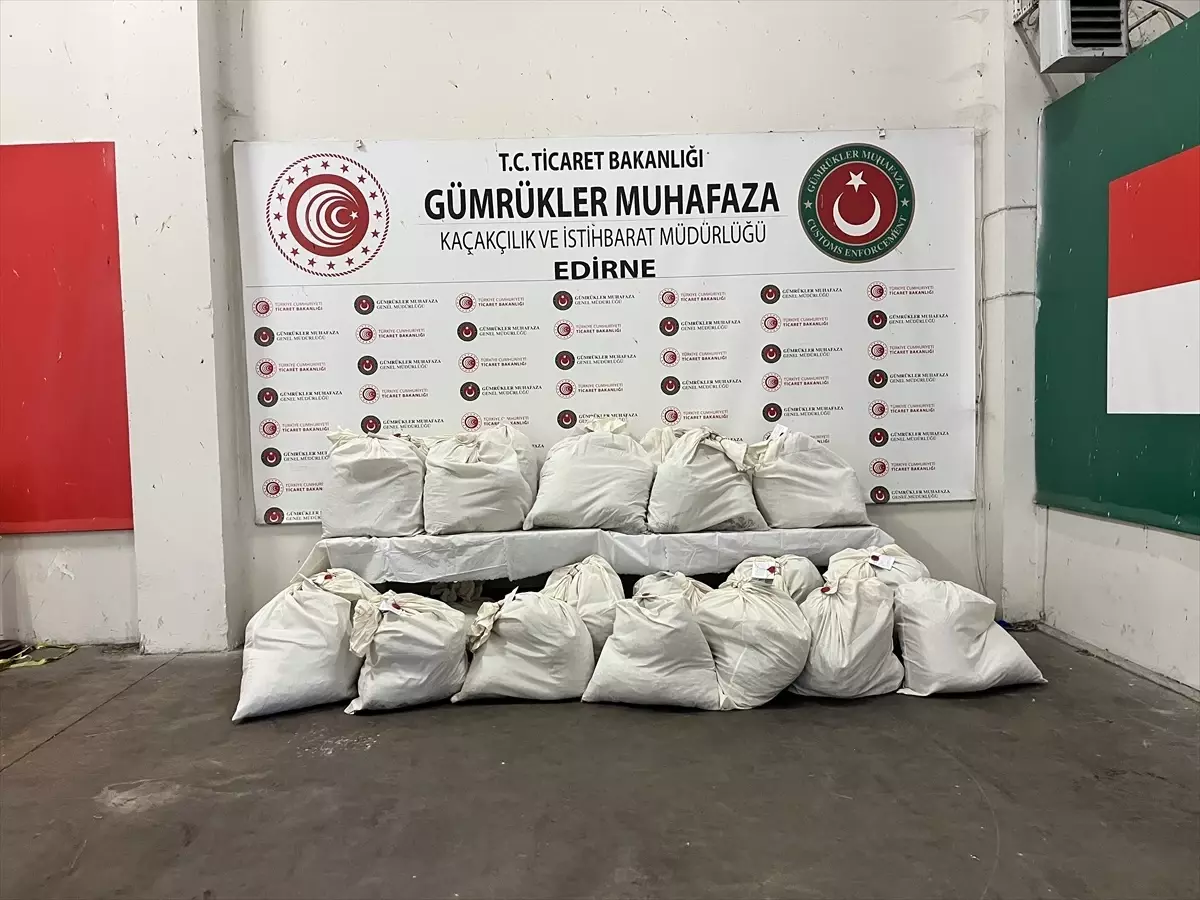 Kapıkule'de 3 Tırda 179 Kilo Uyuşturucu Ele Geçirildi