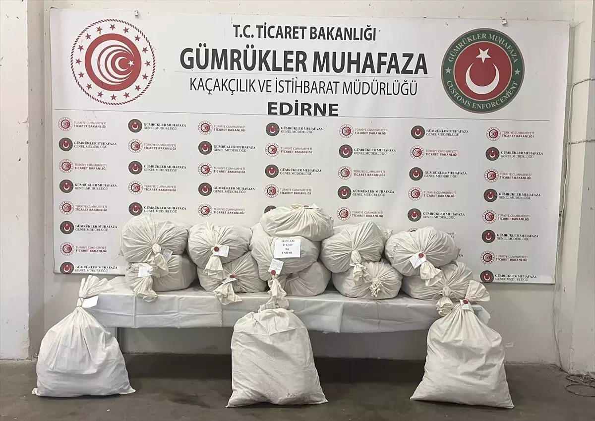 Edirne'de Kapıkule Sınır Kapısı'nda Uyuşturucu Operasyonu: 212 Kilo Ele Geçirildi