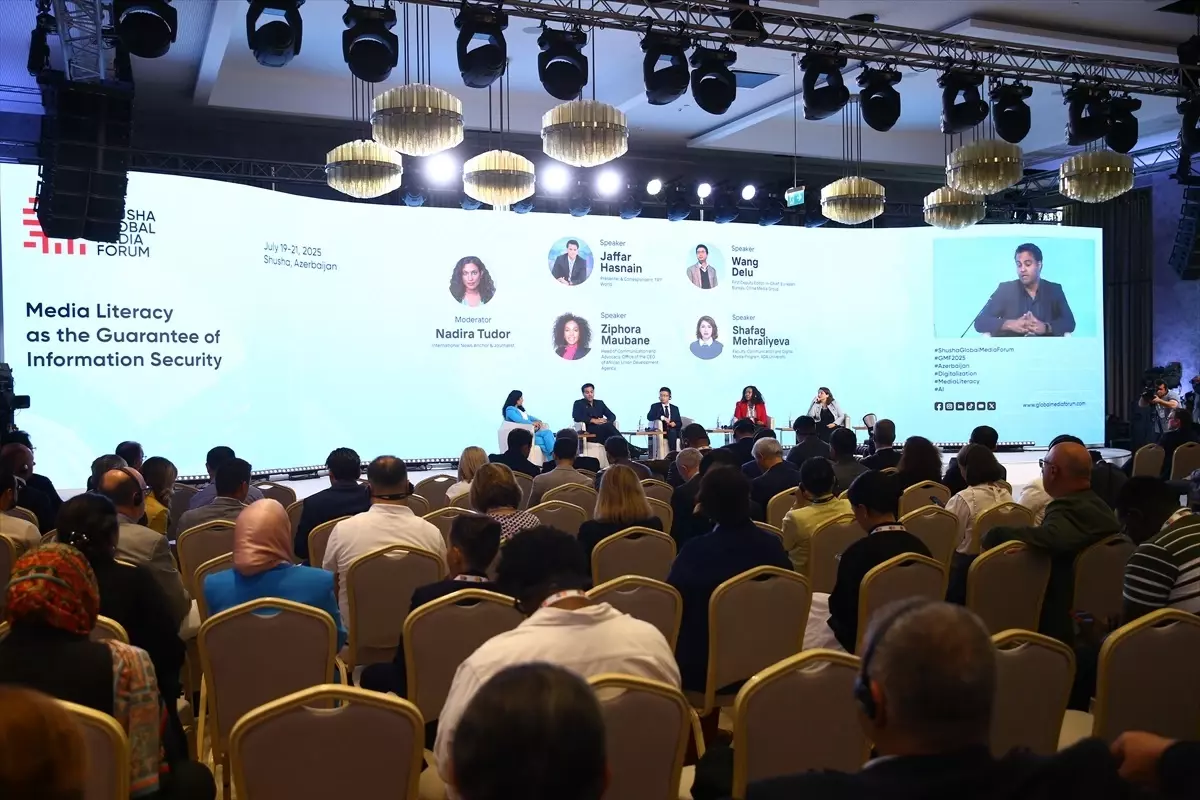 Dijital Geçişler Forumu Şuşa'da Medya Okuryazarlığını Ele Aldı