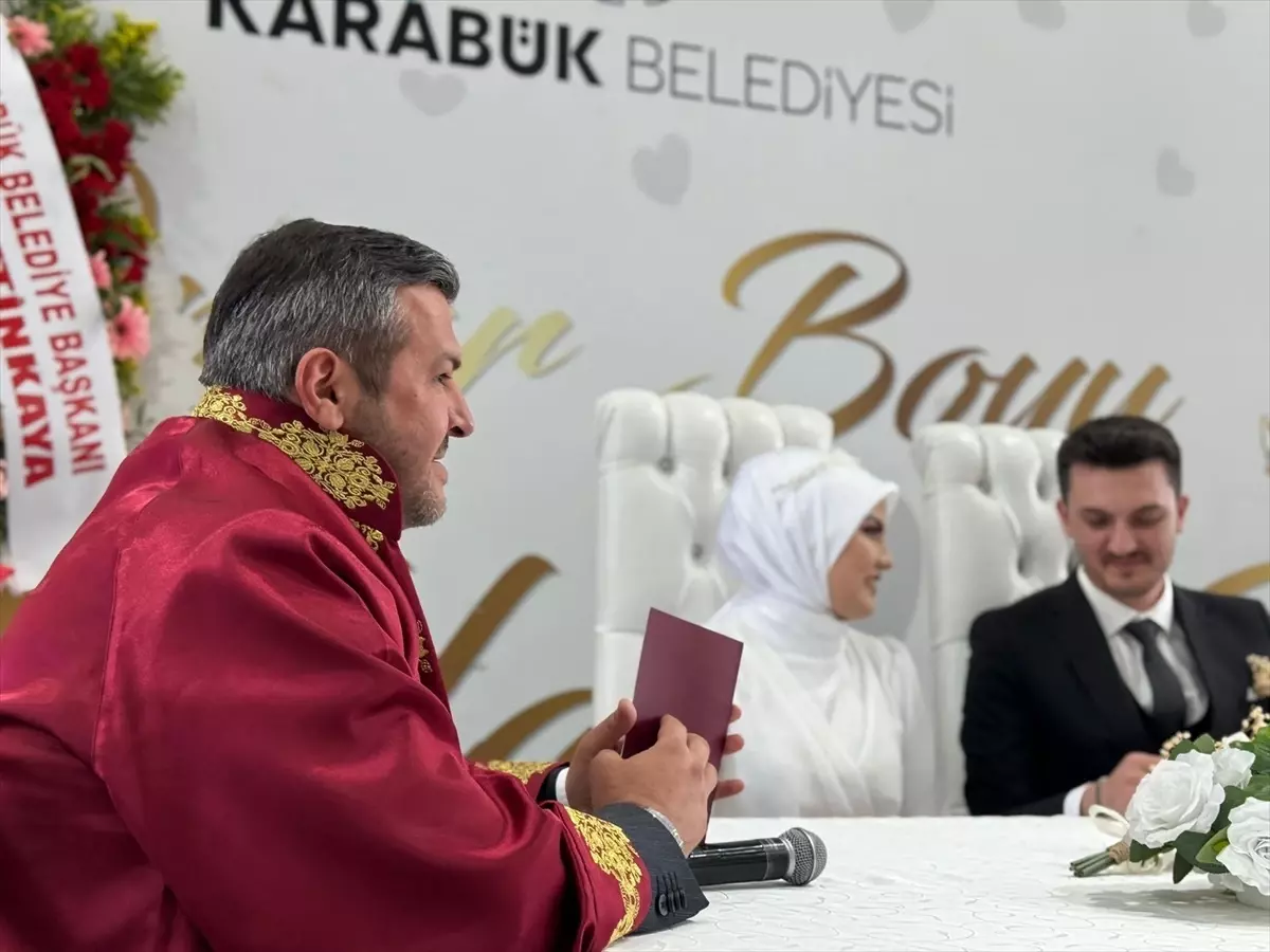 Karabük Belediyesi Evlilik Hazırlığı Yapan Çiftlere Destek Oluyor