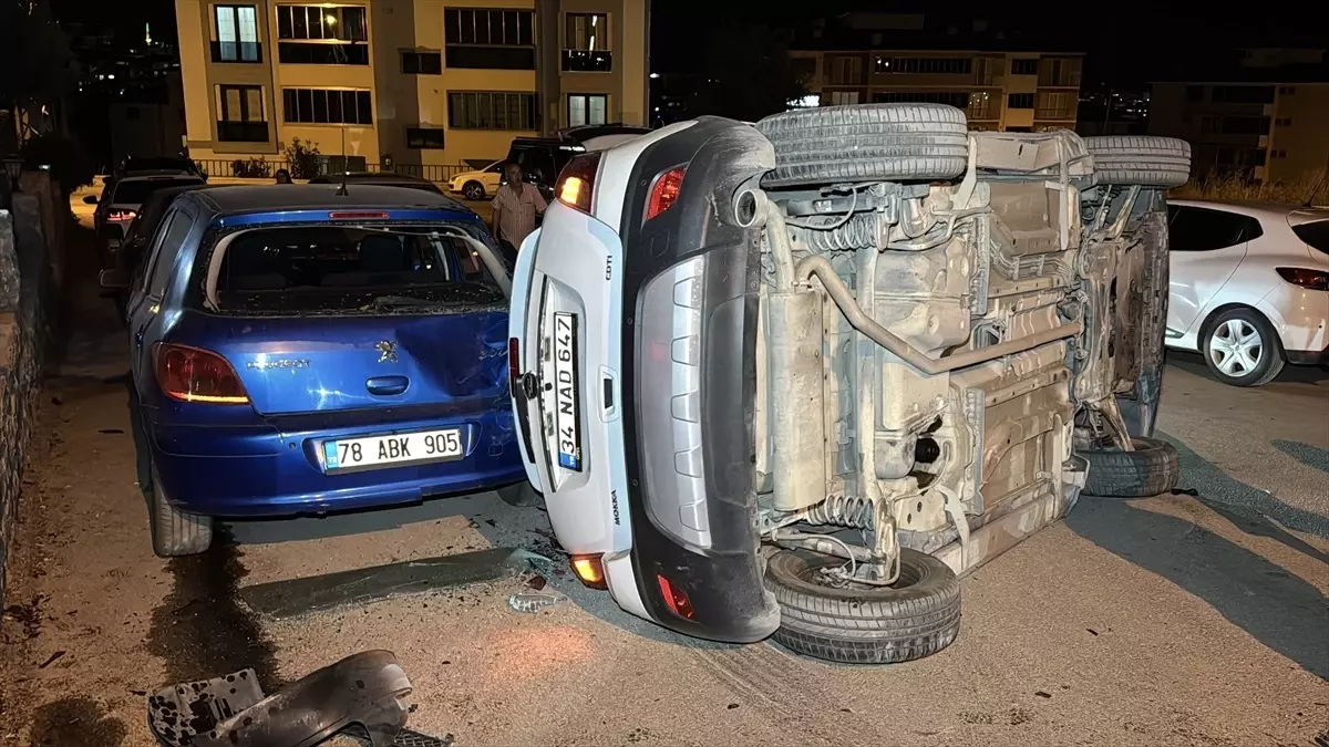 Karabük'te 3 Araçlı Kaza: 1'i Çocuk 3 Yaralı