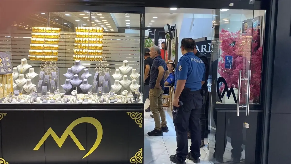 Kuyumcu Soymaya Çalışan Şüpheli Yakalandı