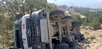 Safranbolu'da Beton Mikseri Devrildi, Sürücü Yaralandı