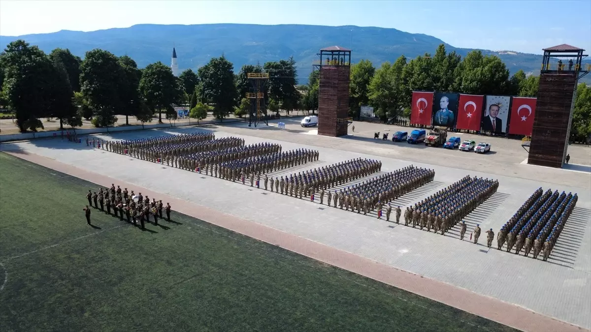 Karabük'te 1619 Uzman Erbaş İçin Mezuniyet Töreni Düzenlendi