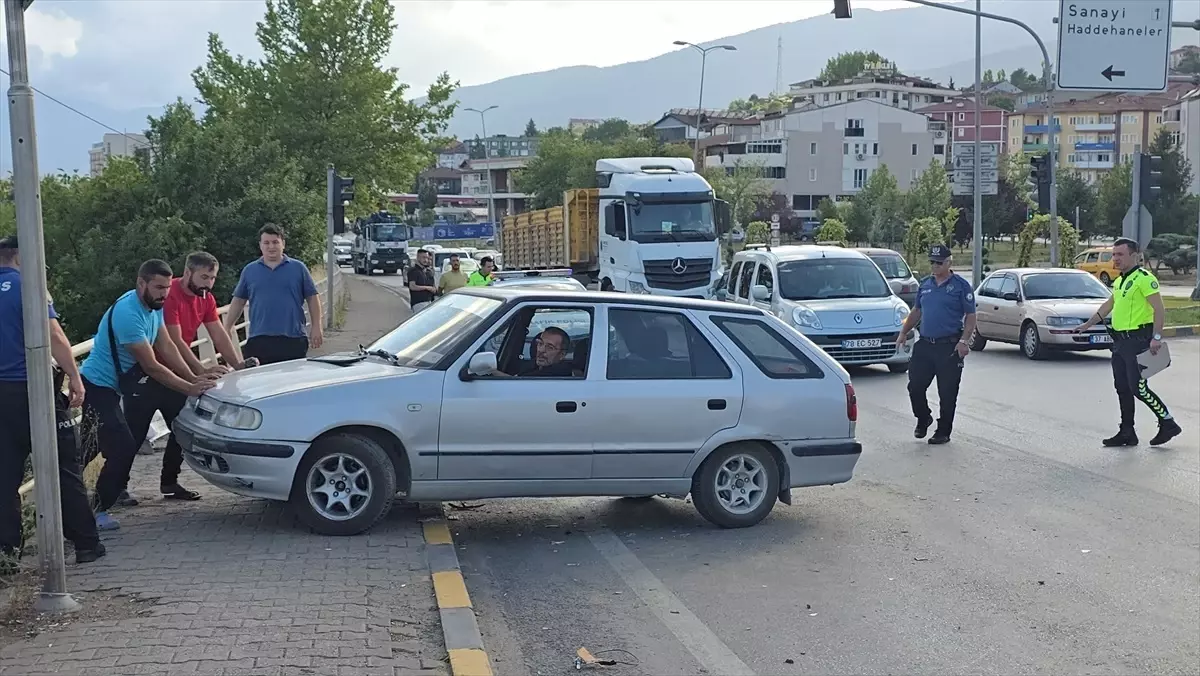 Karabük'te Otomobil Kazası: 1 Yaralı