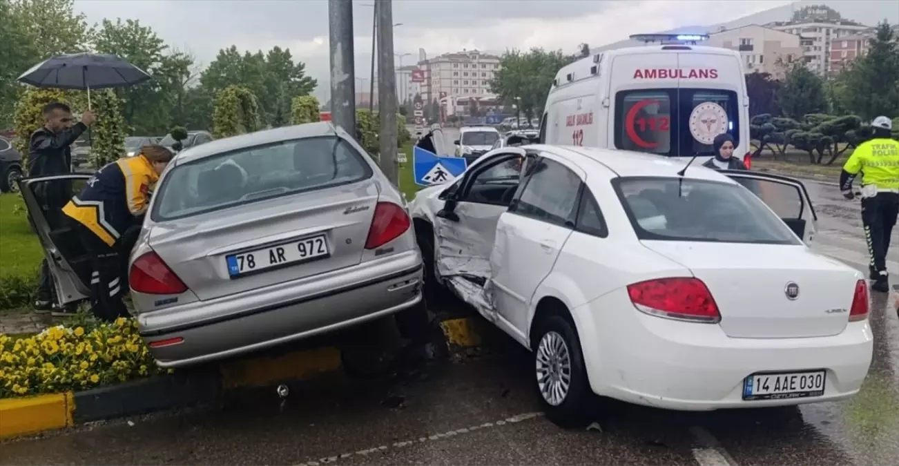 Karabük'te Trafik Kazası: 3 Yaralı