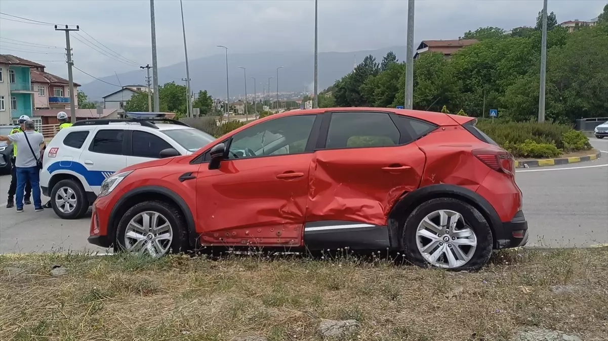 Safranbolu'da Çarpışma: 3 Yaralı