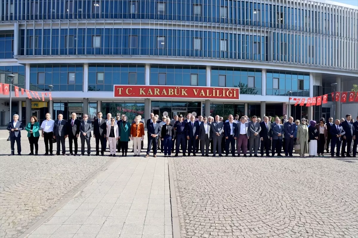 Karabük'te İlköğretim Haftası Törenle Kutlandı
