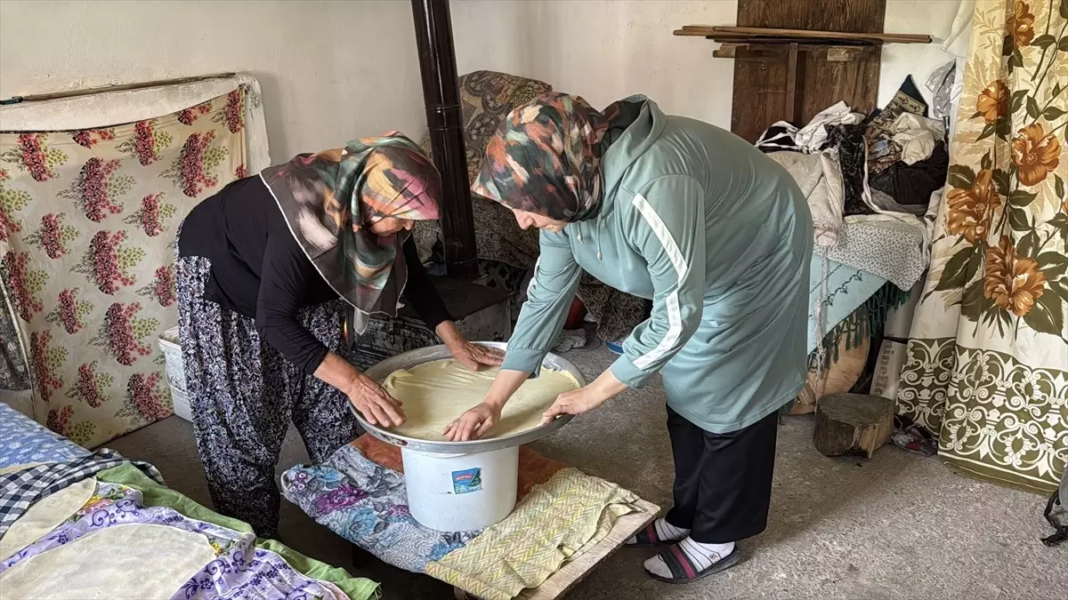 Karabük'te Kurban Bayramı Hazırlıkları: Su Böreği İkramı