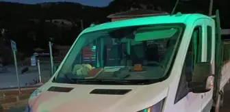 Karabük'te Kamyonet ve Otomobil Çarpıştı: 2 Yaralı