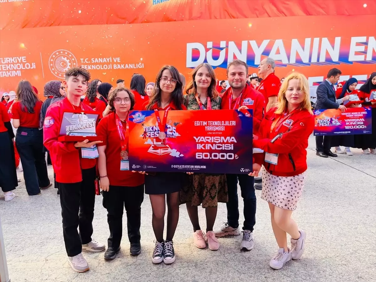 Karabük'ten Farabi Takımı, TEKNOFEST 2025'te Türkiye İkincisi Oldu
