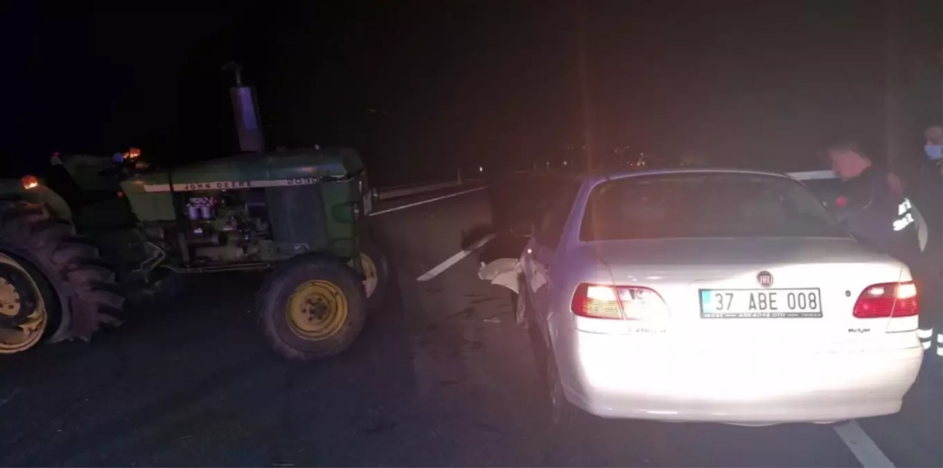 Karabük'te Otomobil-Traktör Çarpışması: 4 Yaralı