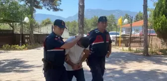 Dolandırıcılıktan Elde Ettiği Parayı Yurt Dışına Göndermeye Çalışırken Yakalandı