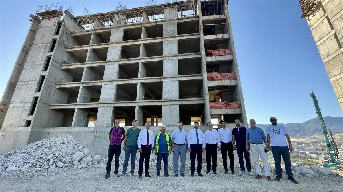 Karabük Üniversitesi'nde Öğrenci Yurdu İnşaatı Yeniden Başladı