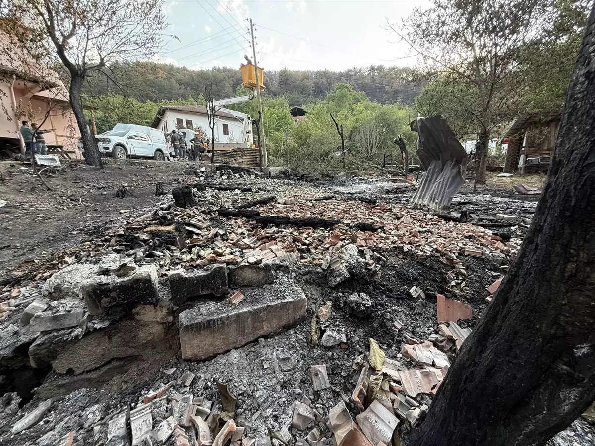 Karabük'teki Yangınzedelere Konteyner Ev Teslim Edildi
