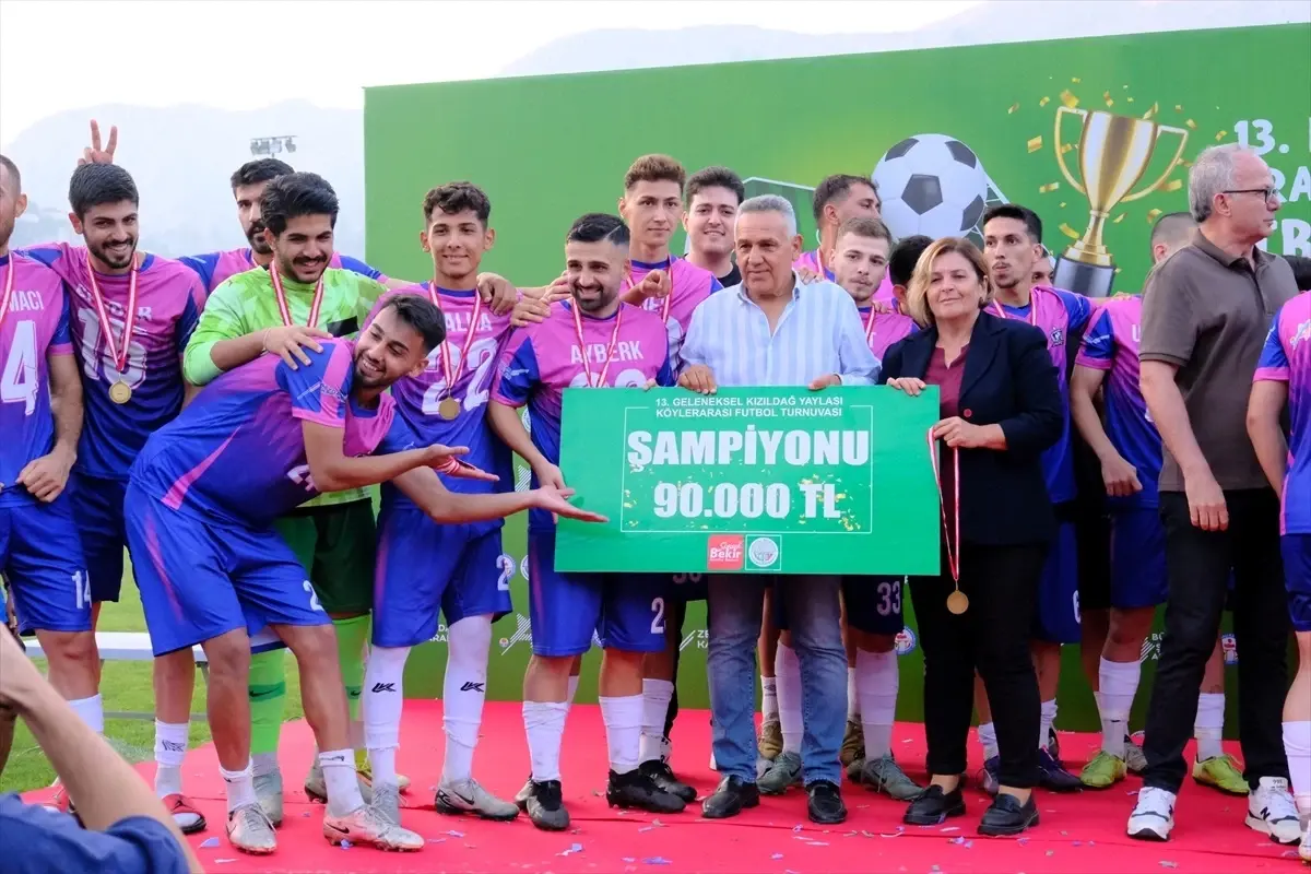Gelen Emlak Gildirlispor, Kızıldağ Yaylası Futbol Turnuvası'nın Şampiyonu Oldu
