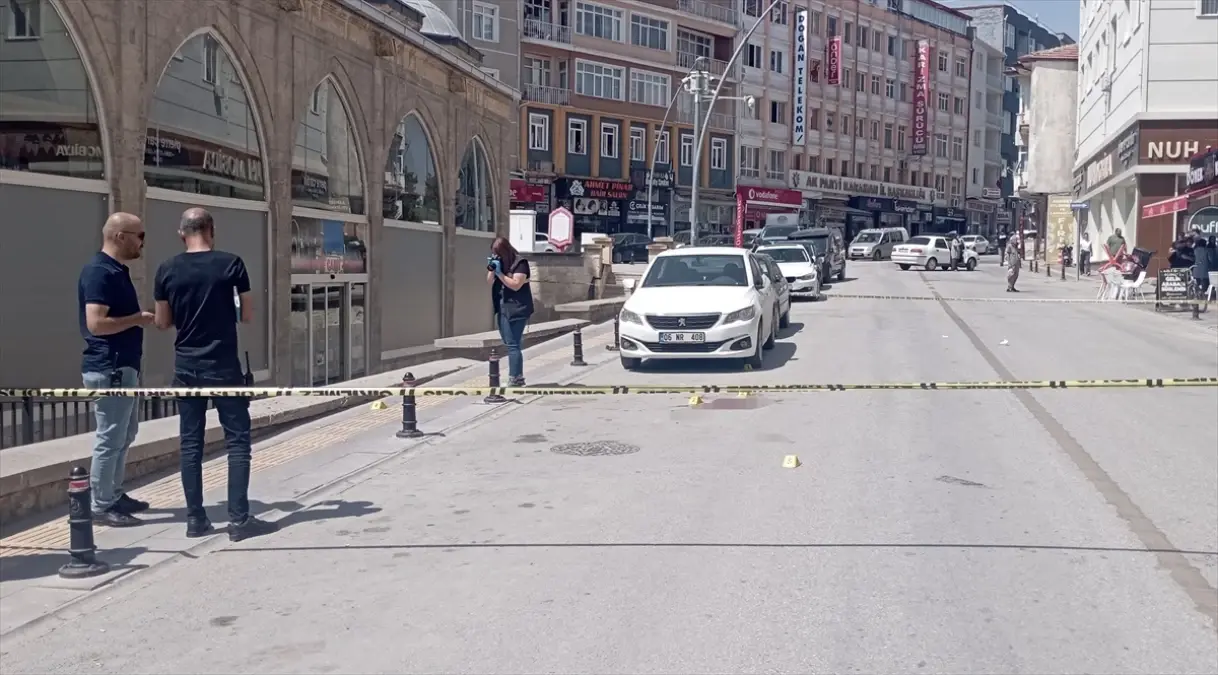 Karaman'da Kavga: Tabancayla Başına Vuran Şüpheli Yakalandı