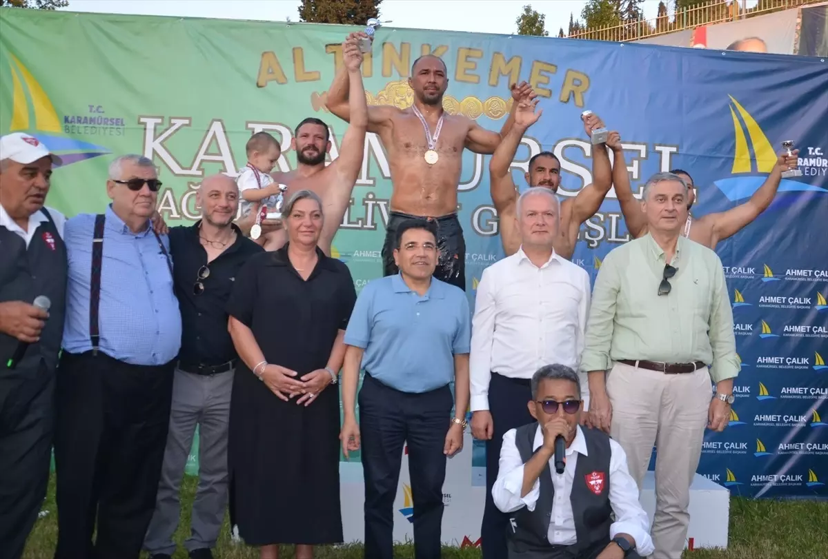 Karamürsel Yağlı Pehlivan Güreşleri'nde Ali Gürbüz Şampiyon Oldu