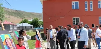 Karlıova'da Öğrencilerden Resim Sergisi