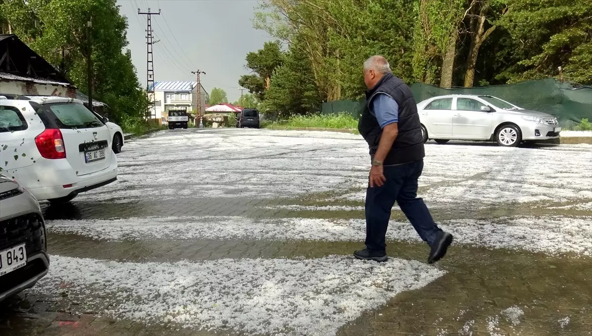 Kars'ta Sağanak ve Dolu Etkili Oldu