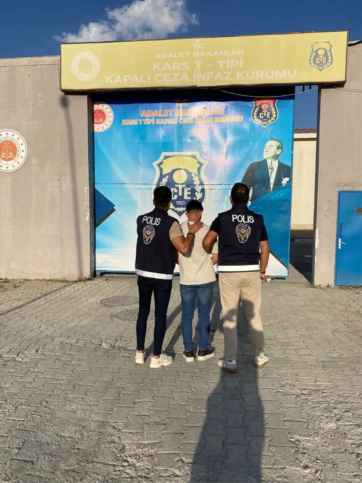 Kars'ta 17 Suçtan Aranan Şahıs Yakalandı