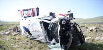 Kars'ta Ambulans Devrildi: 4 Sağlık Çalışanı Yaralandı