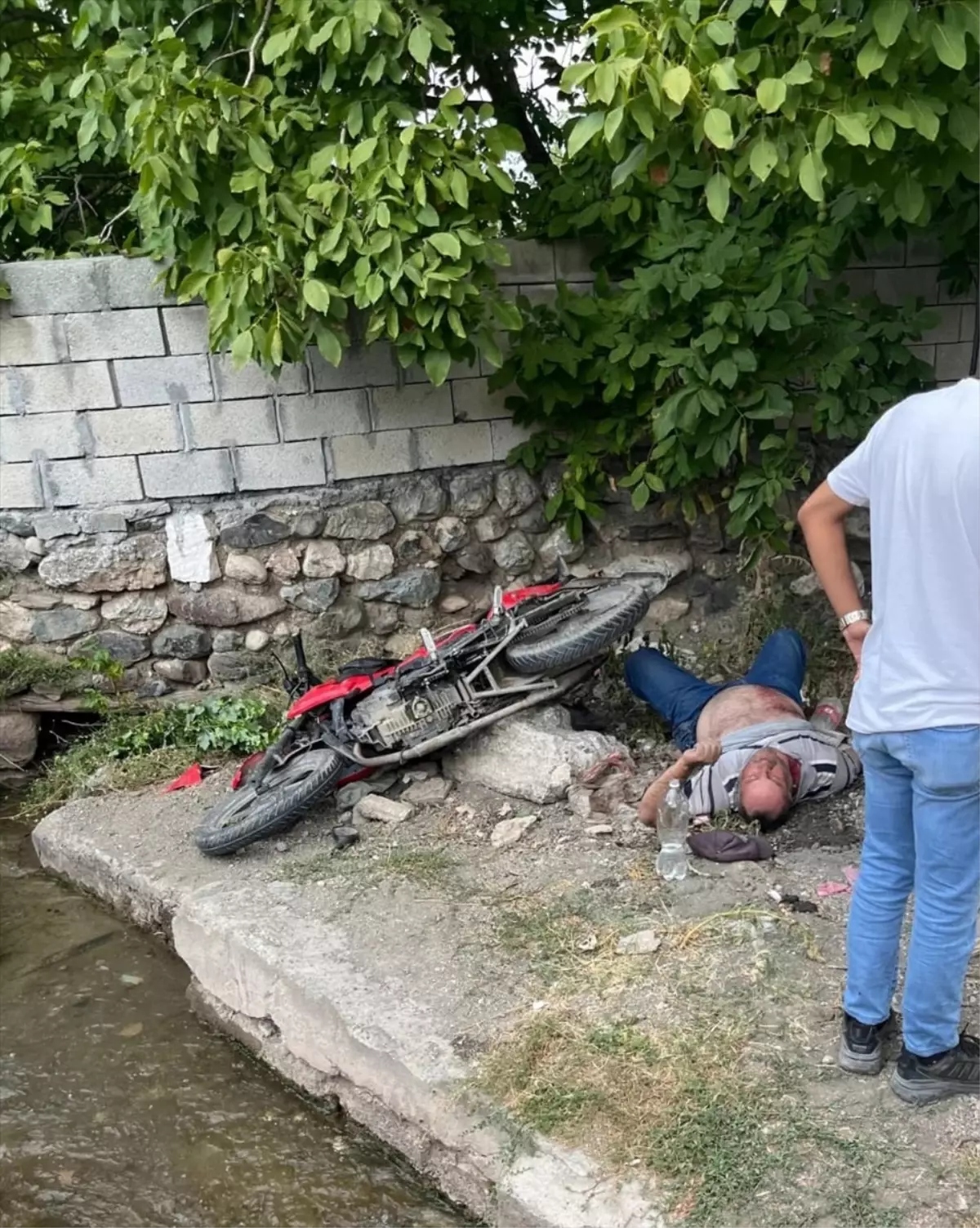 Kars'ta 'Dur' İhtarina Uymayan Motosiklet Sürücüsü Kaza Yaptı