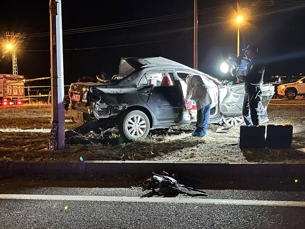 Kars'ta Kamyon-Otomobil Çarpışması: Bir Kişi Hayatını Kaybetti