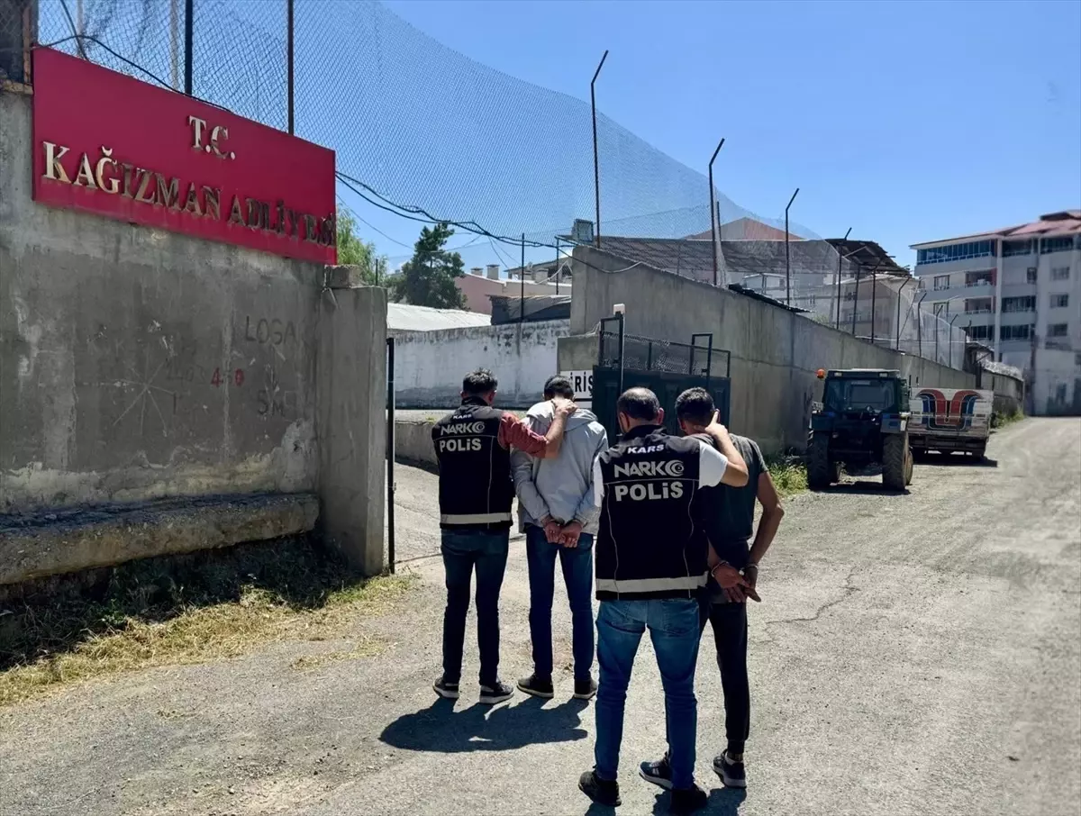 Kars'ta Uyuşturucu Operasyonu: İki Zanlı Tutuklandı