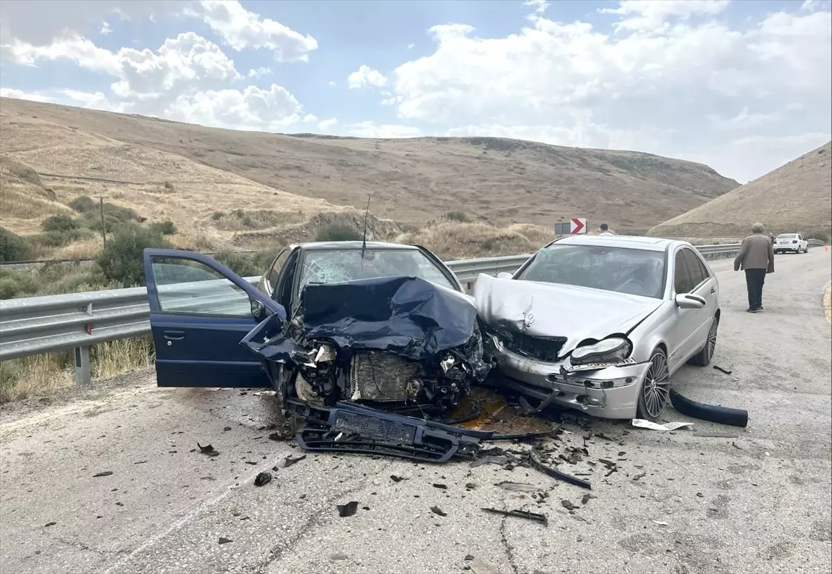 Kars'ta Zincirleme Trafik Kazası: 7 Yaralı