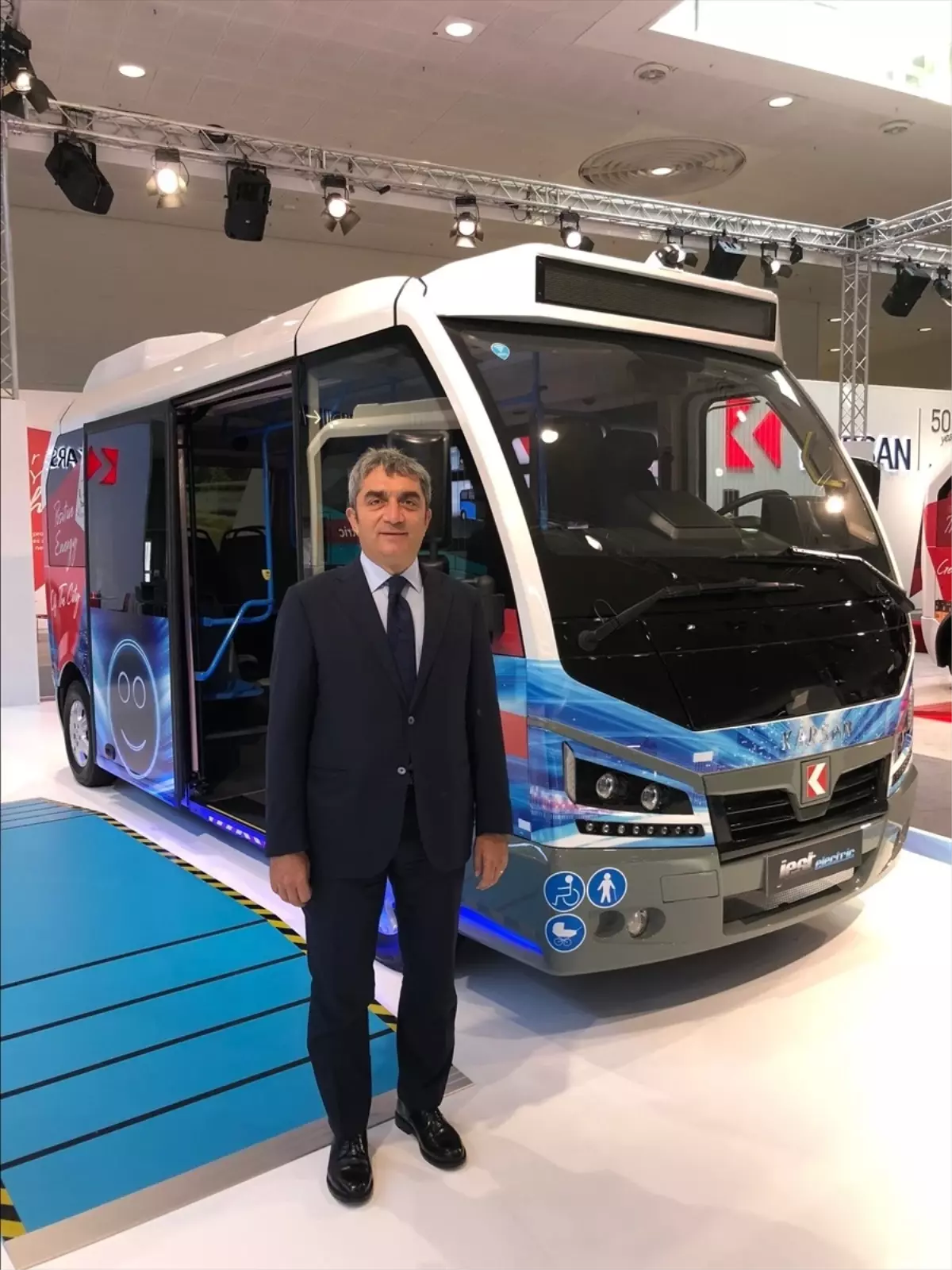 Karsan'ın e-JEST Elektrikli Minibüsü Fransa'da Resmi Katalogda Yerl aldı
