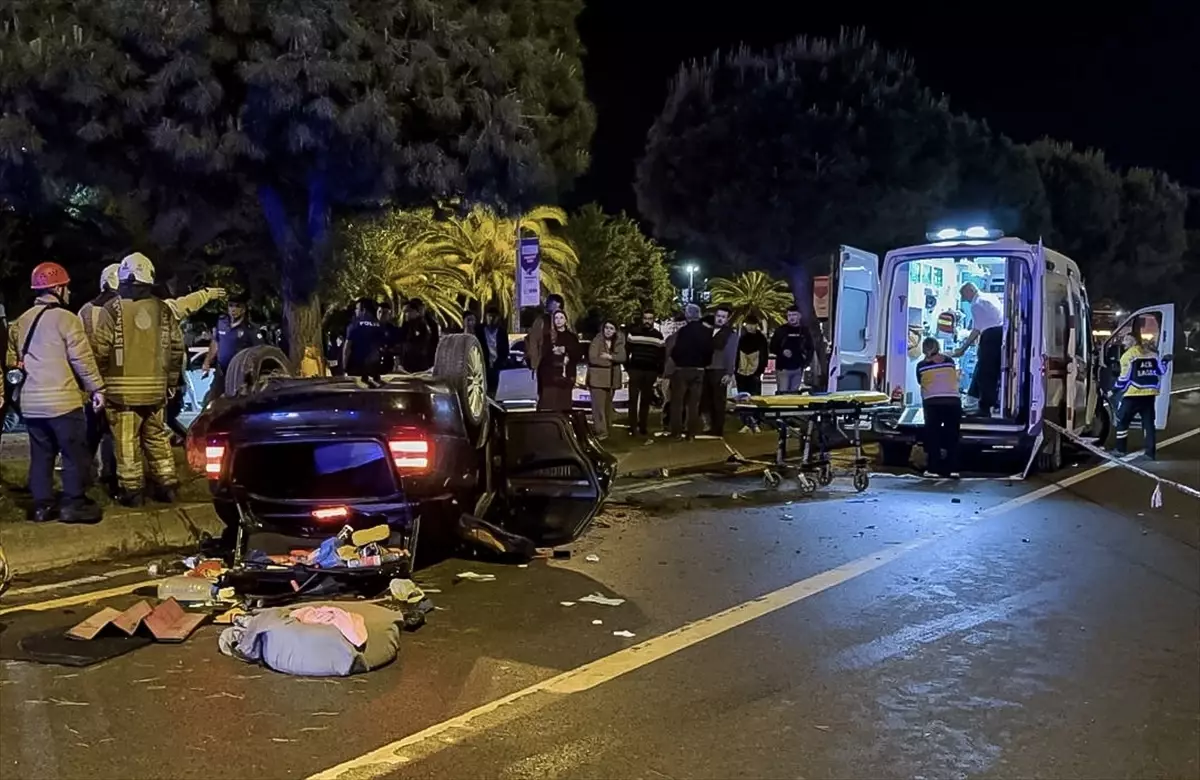 Kartal'da Otomobil Kazası: 5 Yaralı