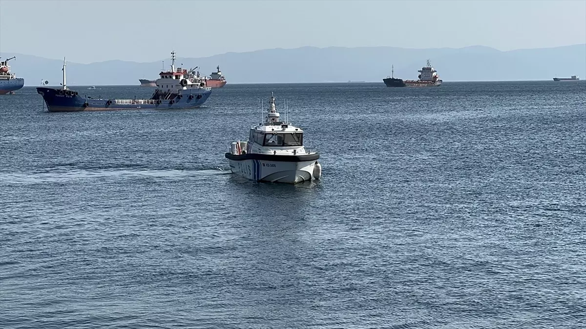 Kartal'da Yüzmek İçin Denize Giren Genç Kayboldu