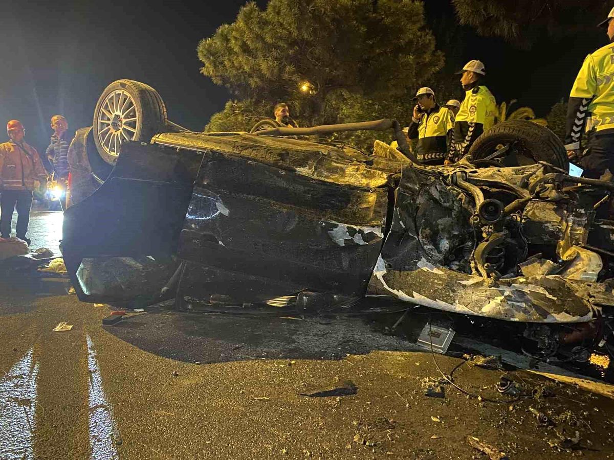 Kartal'da Otomobil Kazasında 5 Yaralı
