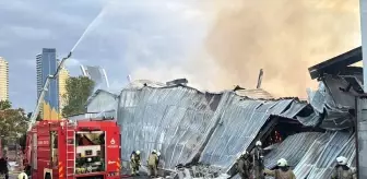 Kartal'da Çıkan Yangına Çok Sayıda İtfaiye Ekibi Müdahale Ediyor