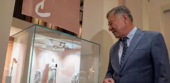 Kaş açıklarında bulunan batıkta 1100 yıllık 'cam koku şişeleri' gün yüzüne çıkarıldı