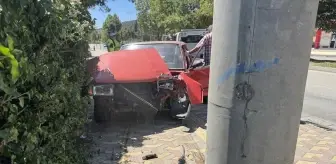 Kastamonu'da Otomobilin Beton Direğe Çarpması Sonucu Sürücü Yaralandı
