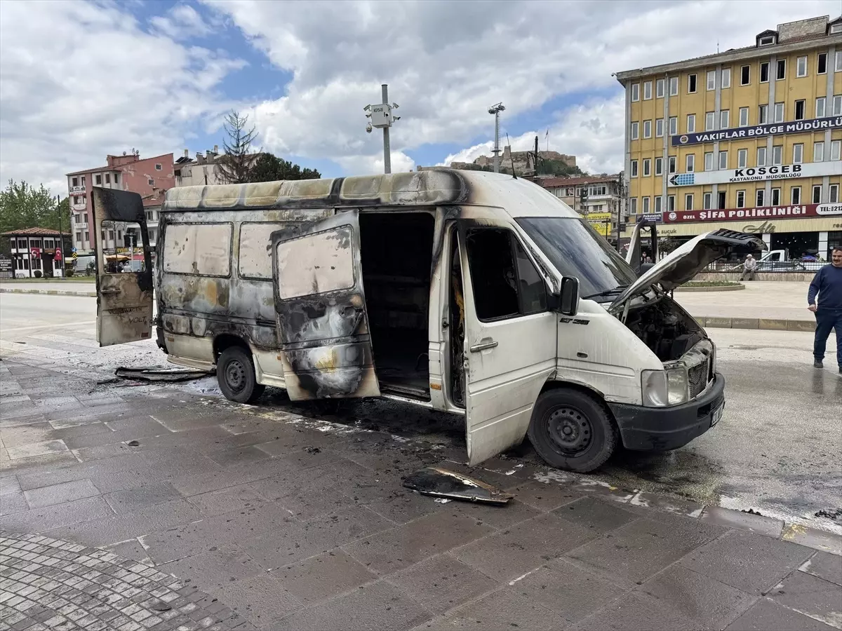 Hacizli Aracını Ateşe Veren Kişi Gözaltına Alındı