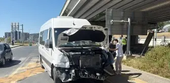 Kastamonu'da Yolcu Minibüsü ve Hafif Ticari Araç Çarpıştı: 10 Yaralı