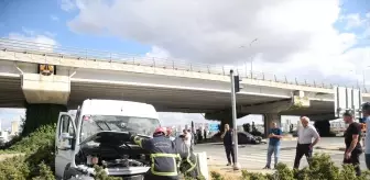 Kastamonu'da Minibüs ve Otomobil Çarpıştı: 4 Yaralı