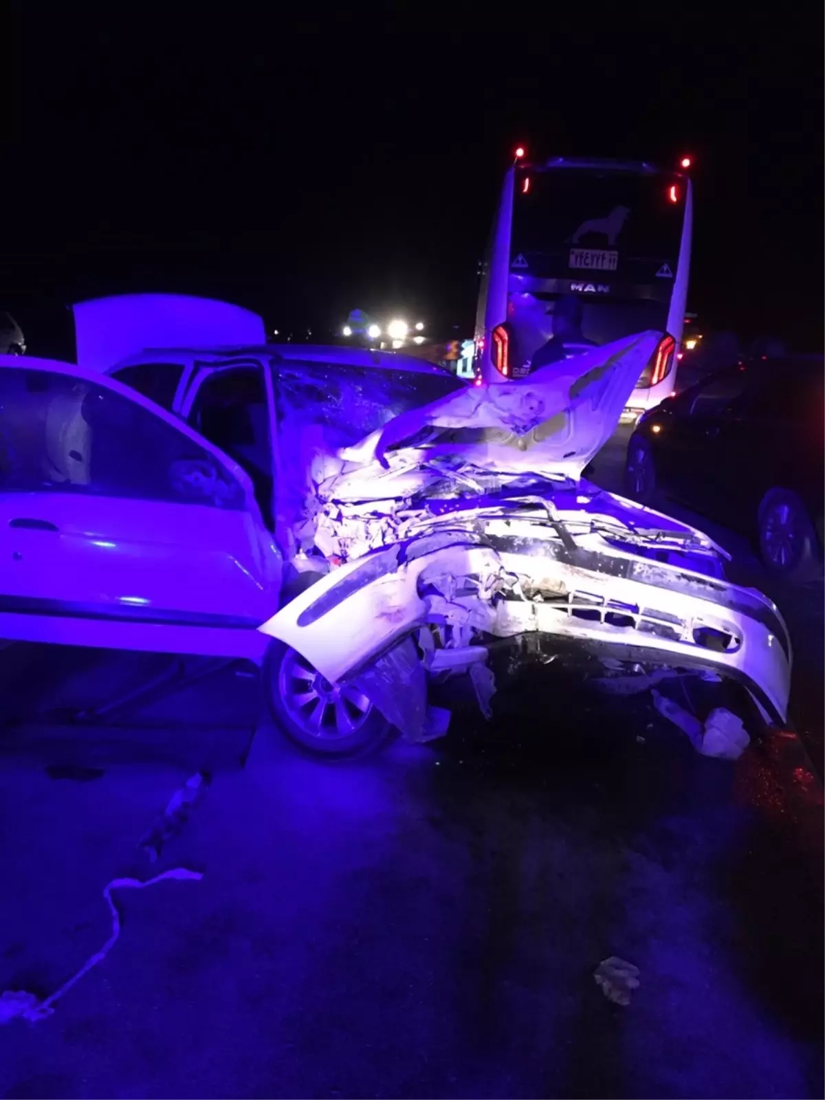 Tosya'da Otomobil ile Traktör Çarpıştı: 1 Ölü, 5 Yaralı
