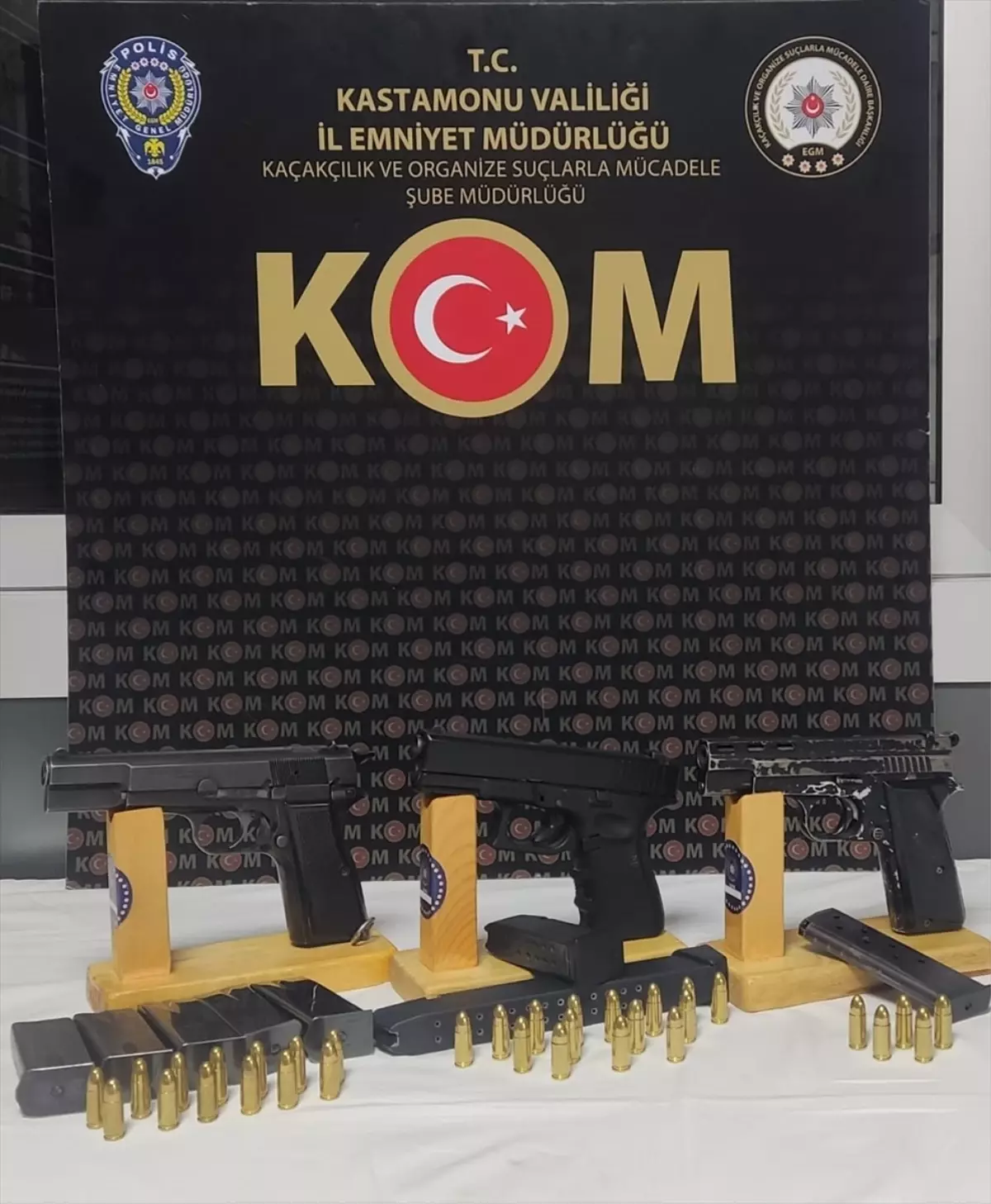 Kastamonu'da Ruhsatsız Silah Operasyonu: 4 Gözaltı