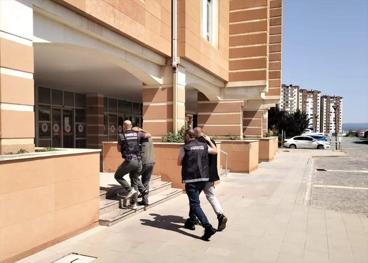 Kastamonu'da Uyuşturucu Operasyonu: 2 Şüpheli Tutuklandı